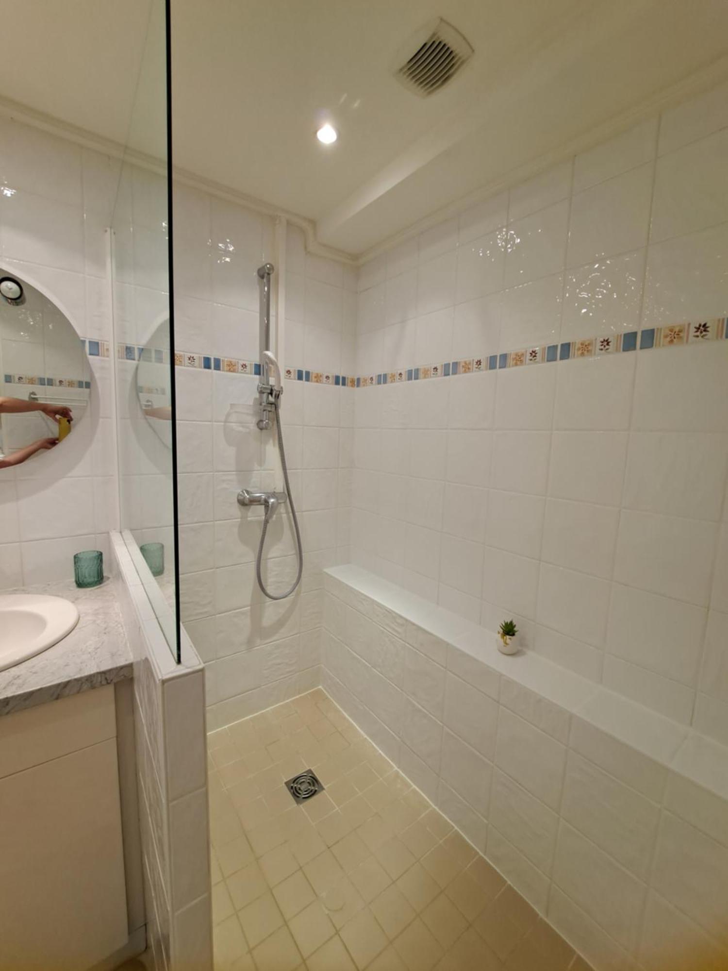 Apartamento Le Duc De Savoie Thonon Exterior foto